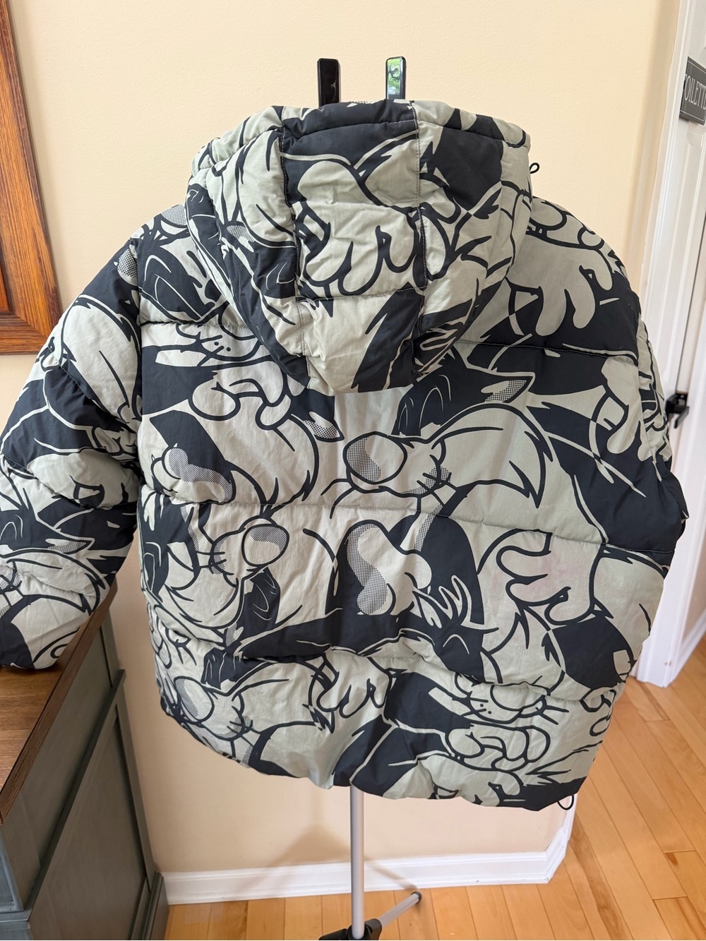 NWT H&M Sylvester Looney Tunes Streetwear Puffer Jacket M - Picture 8 of 9